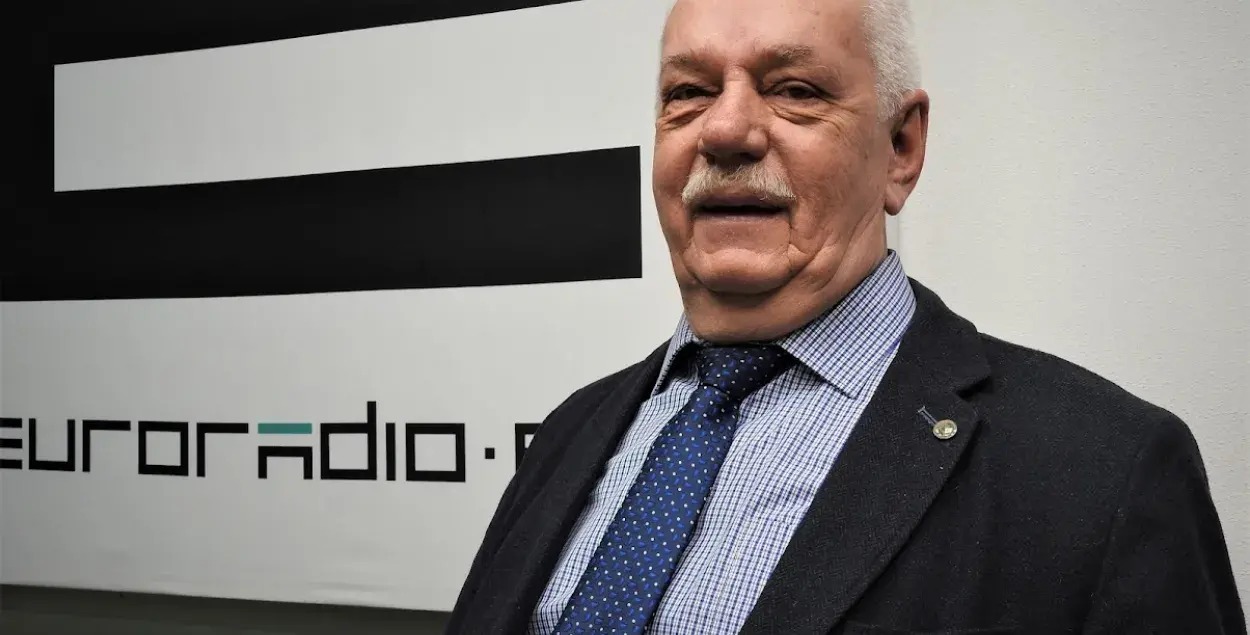 Апраўдвацца ці абараняцца: стрым з Уладзімірам Янчуком