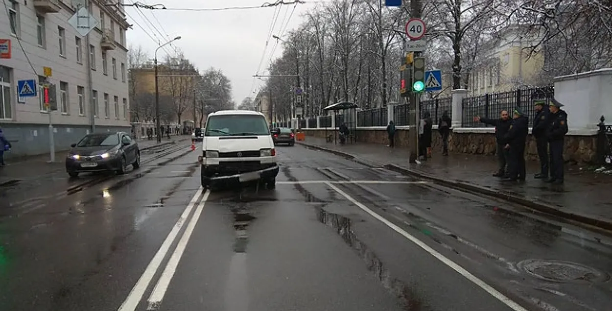 Сямігадовы хлопчык трапіў пад мікрааўтобус у Мінску