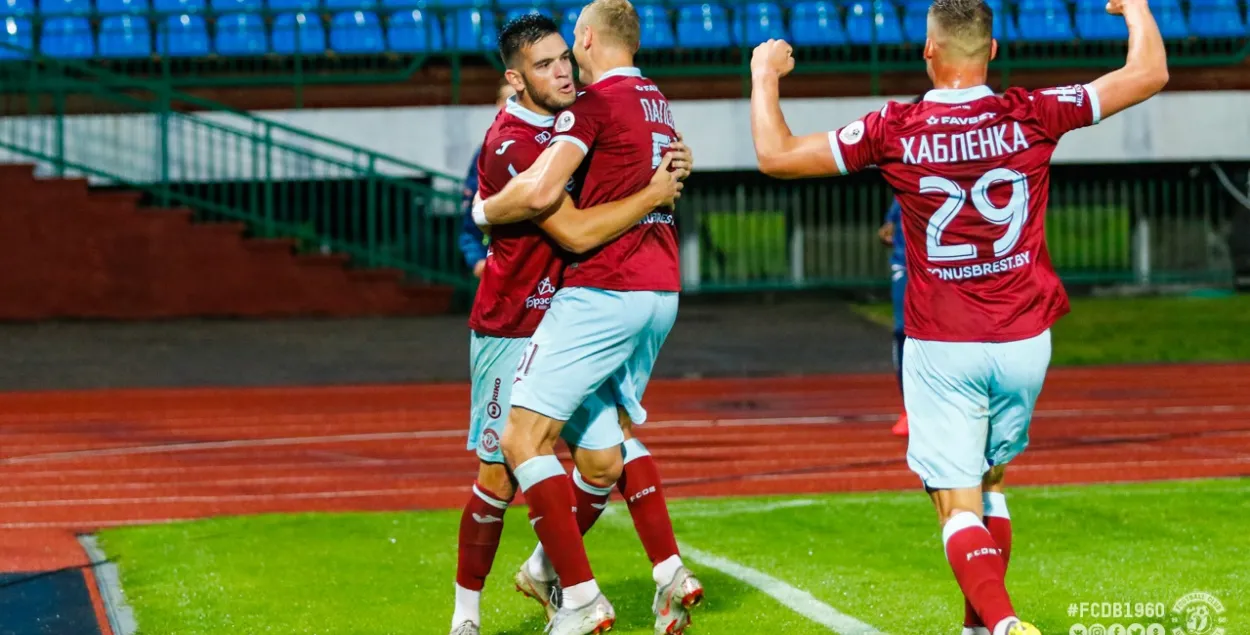 Брэсцкае "Дынама" зноў вярнулася на 1 месца ў чэмпіянаце Беларусі