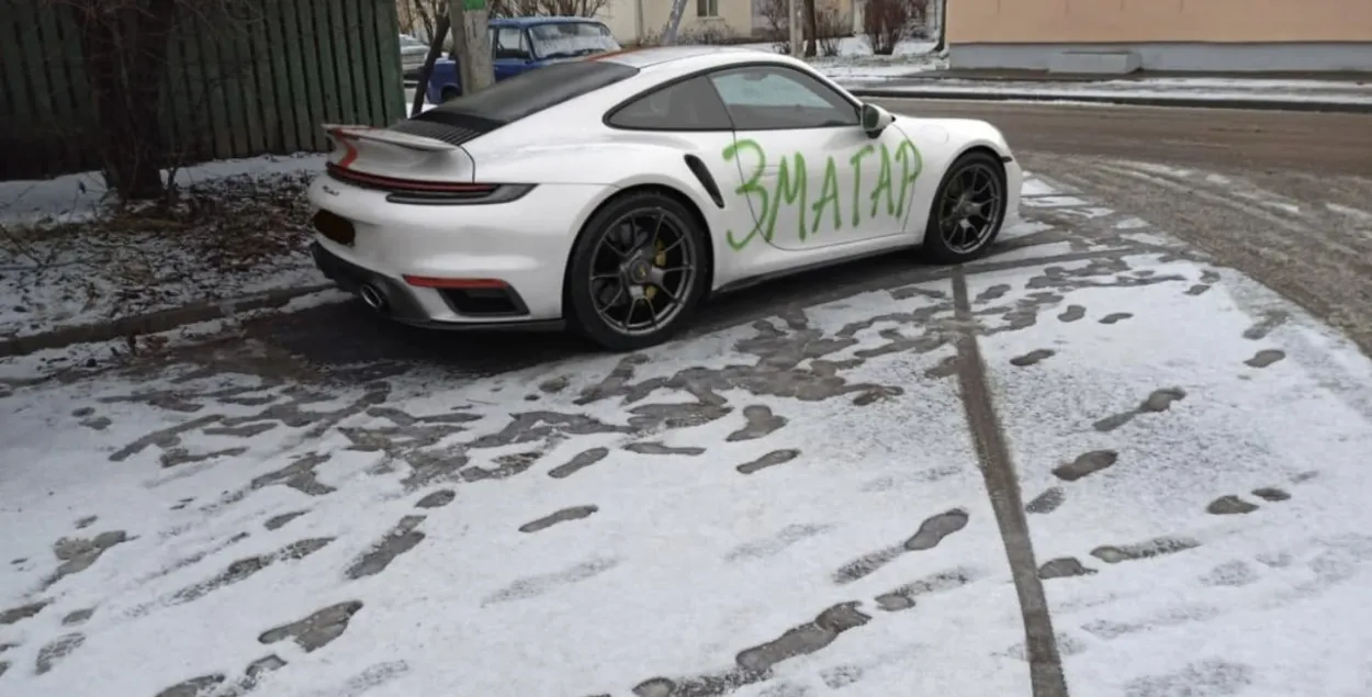 "Бел-чырвона-белы" Porshe