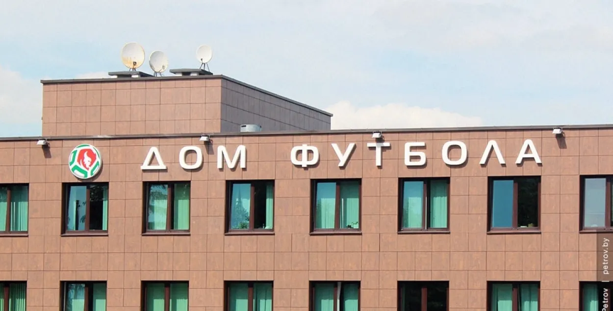 Дысцыплінарны камітэт БФФ прысудзіў БАТЭ тэхнічную паразу ў матчы са "Слуцкам"