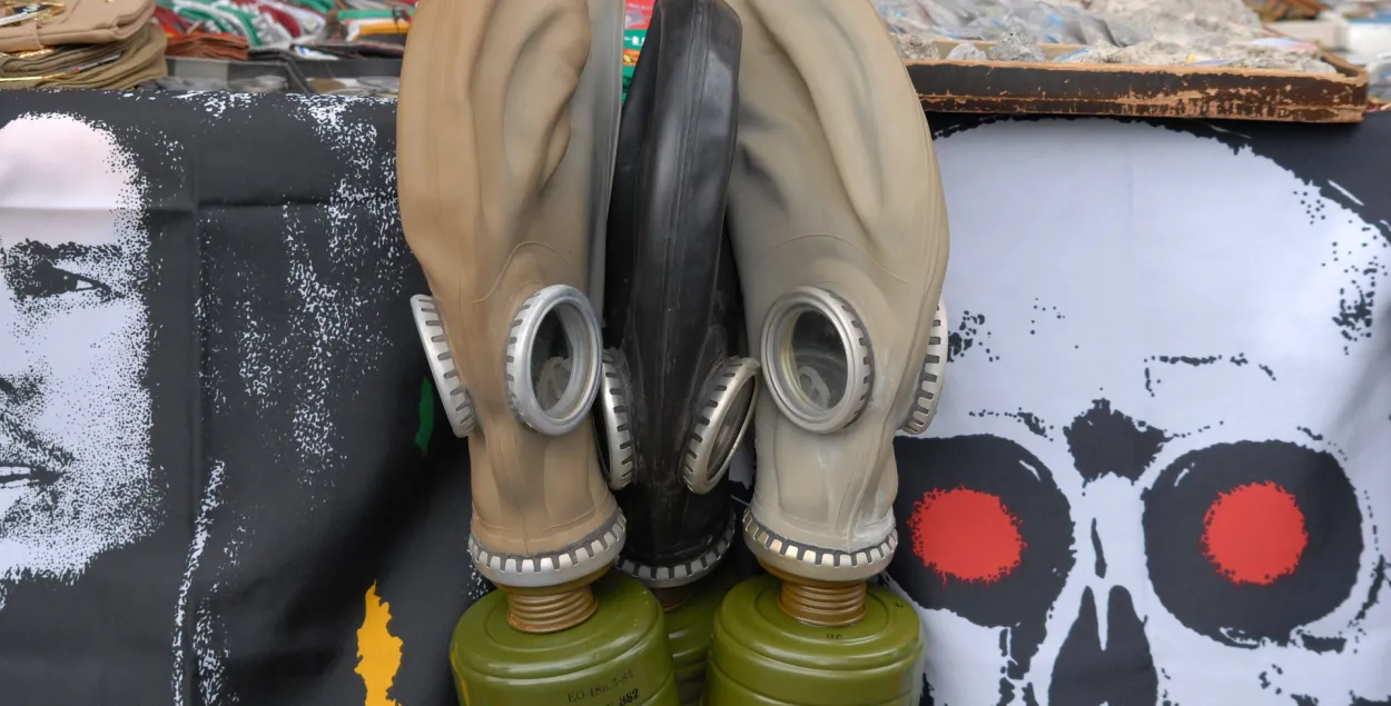 Gas mask is an important item during the war / pixabay