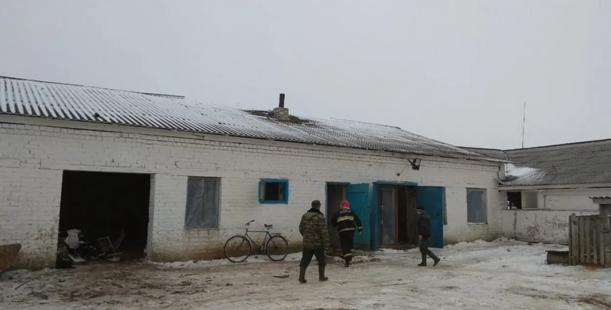 Ва Уздзенскім раёне падчас пажару з фермы паспелі вывесці амаль 200 кароў
