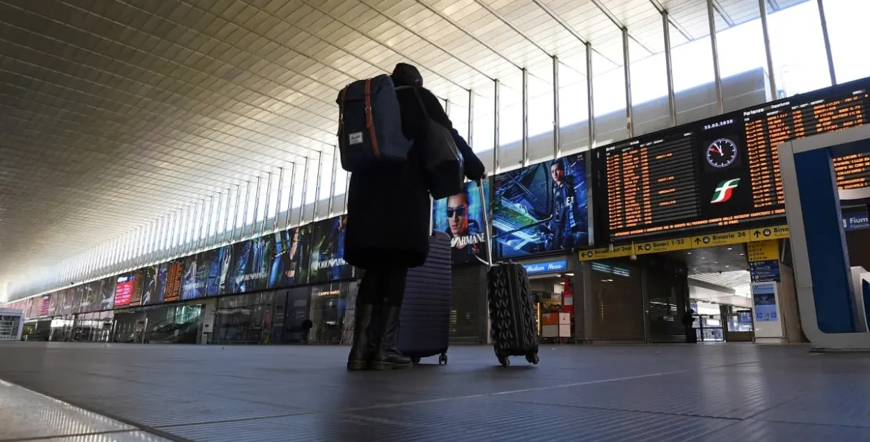 People choose more comfortable countries than Belarus / Reuters
