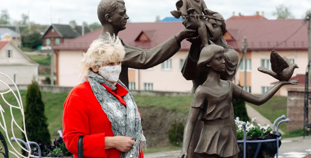 Пакуль Ціханоўскі за кратамі, яго відэа з Глыбокага набрала мільён праглядаў