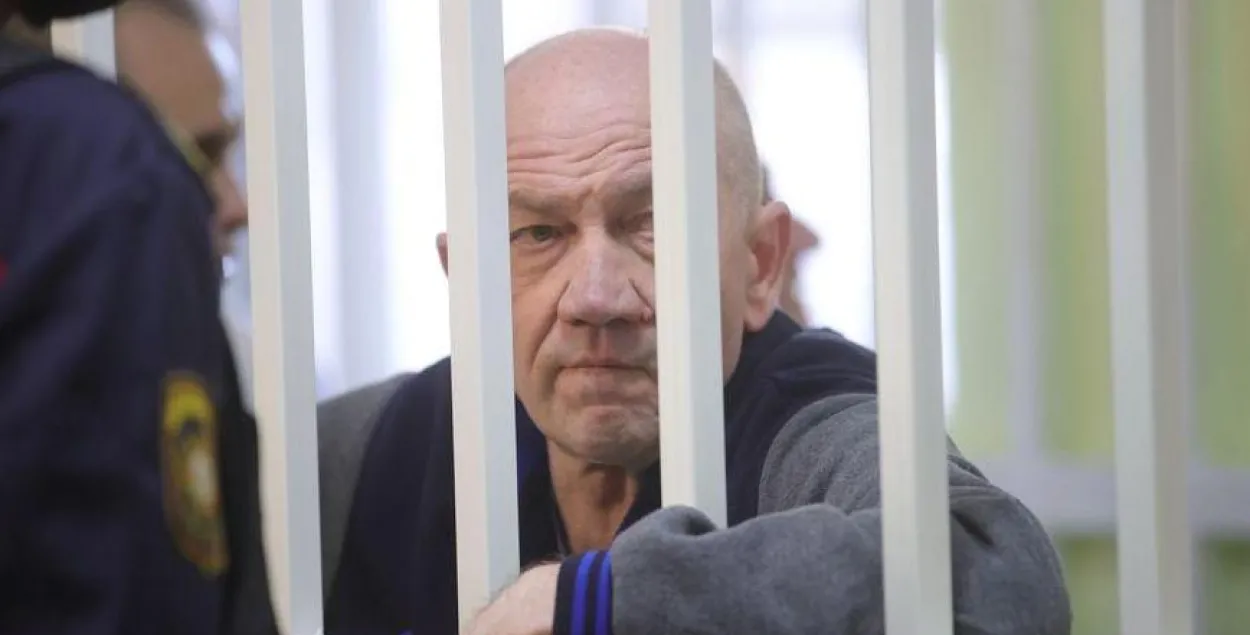 Палітвязень Гундар з "групы Аўтуховіча" трымае сухую галадоўку ў карцары