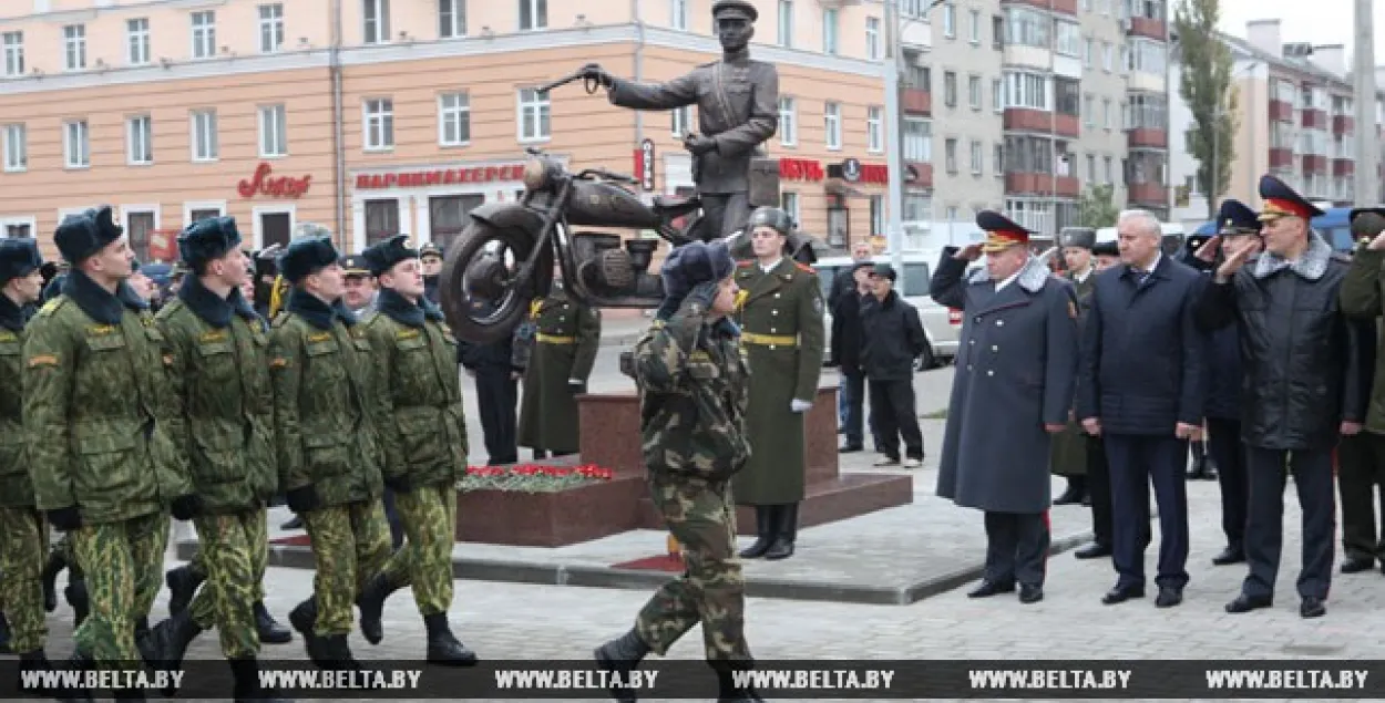 У Гомелі адкрылі скульптурную кампазіцыю "100 гадоў беларускай міліцыі" 