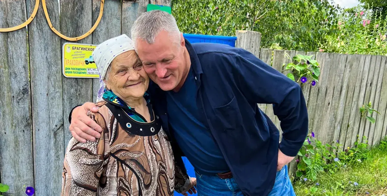 "Вось яно шчасце", — падпісаў ён гэты здымак.
