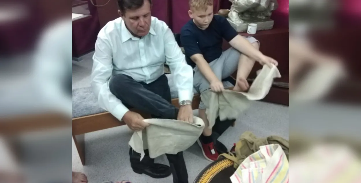 Адбылося гэта падчас інтэрактыўнай экскурсіі "Нам памяць важна захаваць" у мясцовым краязнаўчым музеі