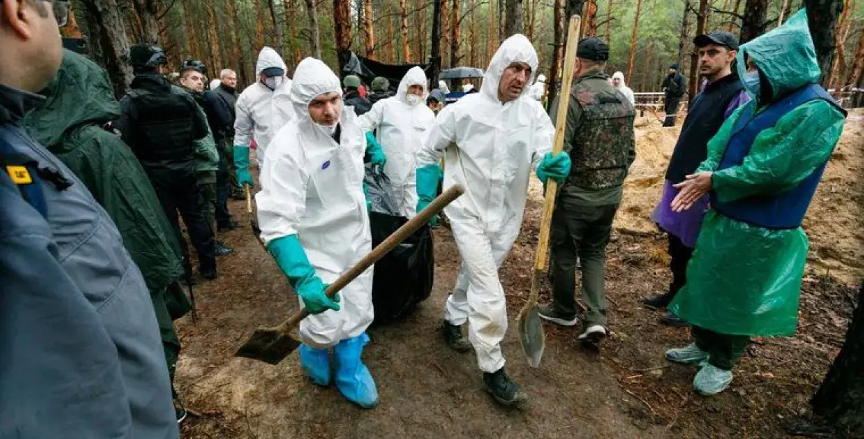На месцы масавага пахавання пад Ізюмам / hromadske.ua
