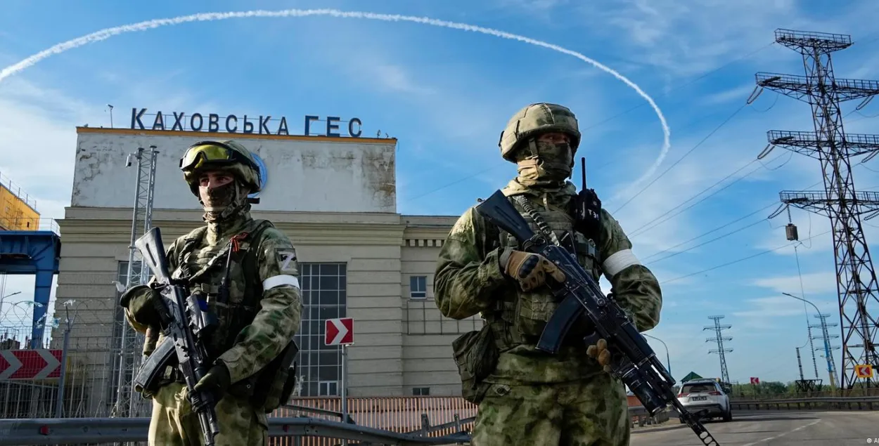 Расійскія вайскоўцы на Кахоўскай ГЭС / AP/dpa
