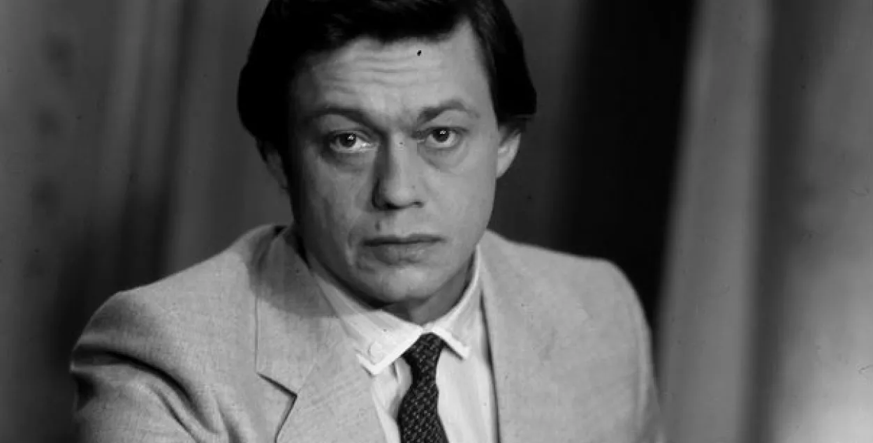 Актер исполнил главную роль в фильме "Белые росы", который снимался в Беларуси.​