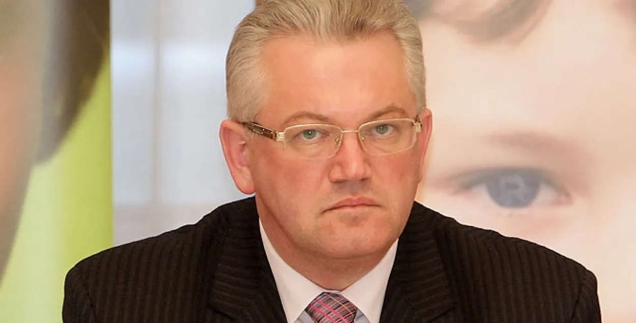 Новы міністр адукацыі прыпыніў свае паўнамоцтвы ў Кампартыі Беларусі