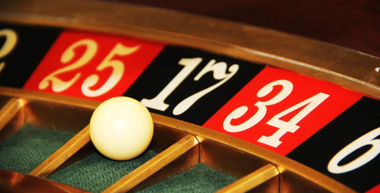 Расіянін скраў у мінскім рэстаране 4000 рублёў