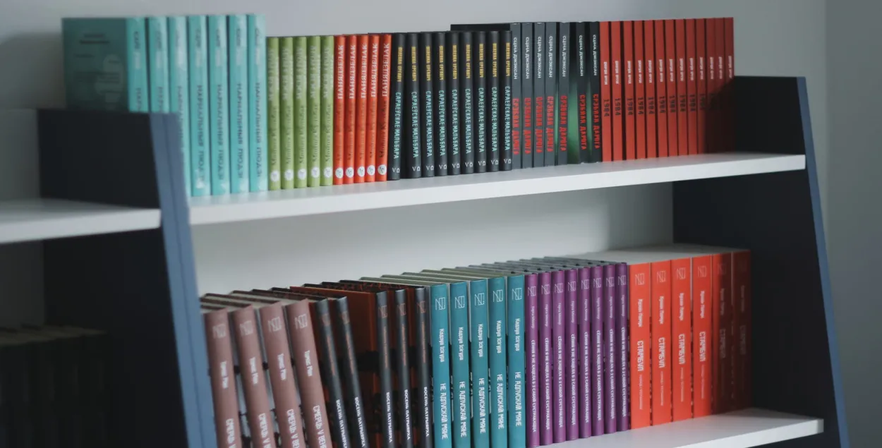 Сілавікі канфіскавалі ў "Кнігаўцы" 200 кніг, па 15 правядуць экспертызу