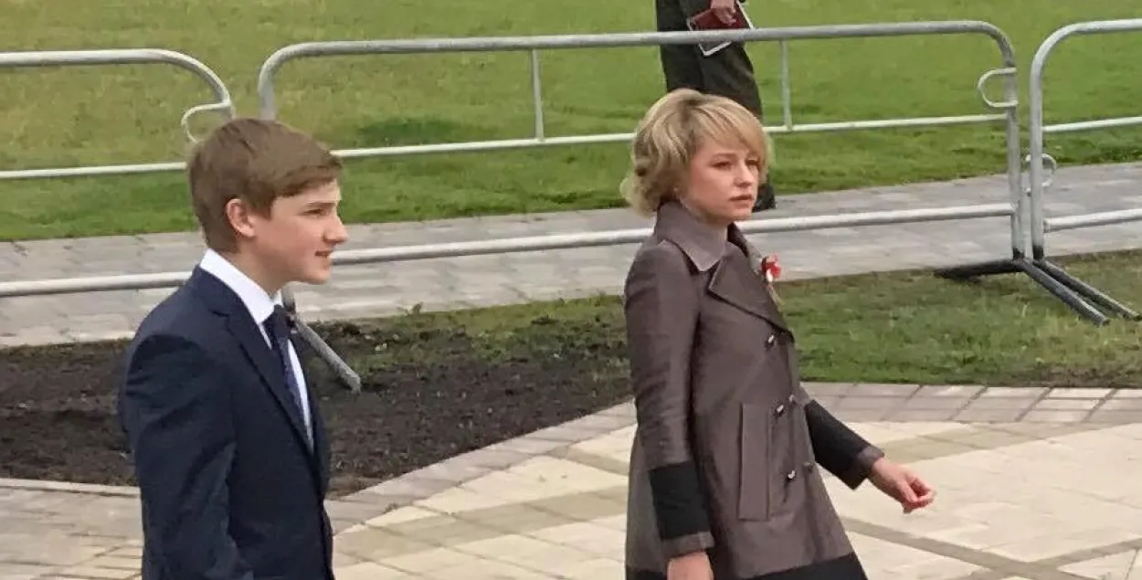 Николай Лукашенко и неизвестная блондинка. Фото: Еврорадио