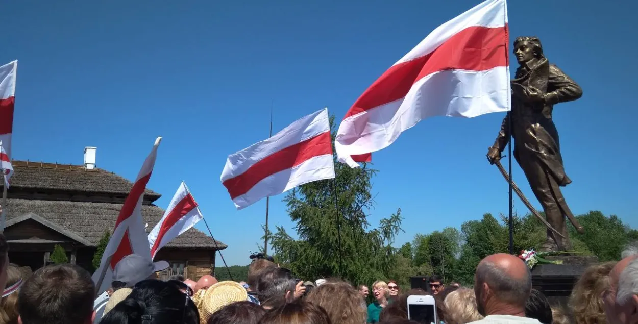 Першы ў Беларусі помнік Тадэвушу Касцюшку ўрачыста адкрыты (фота)