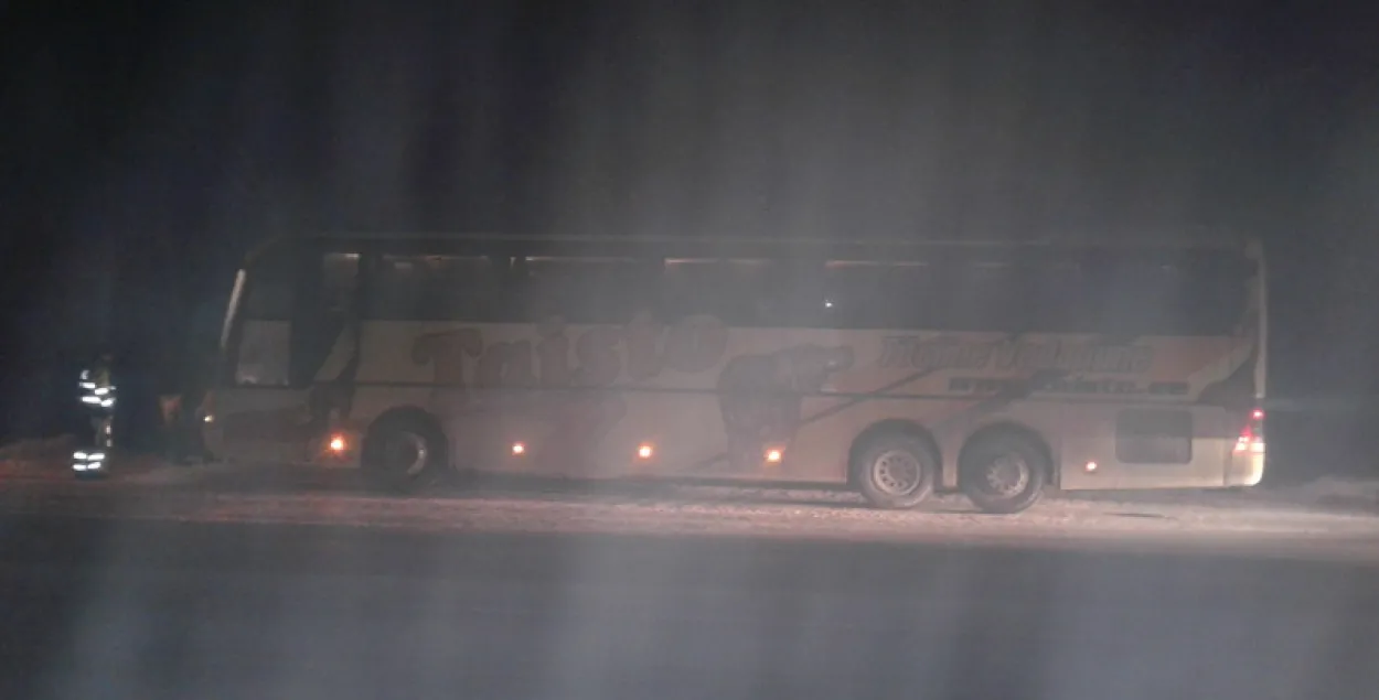 З-за моцнага марозу пад Лагойскам зламаўся аўтобус з расійскімі турыстамі