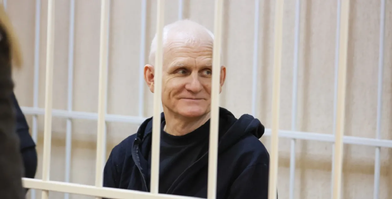 Алесь Бяляцкі на судзе
