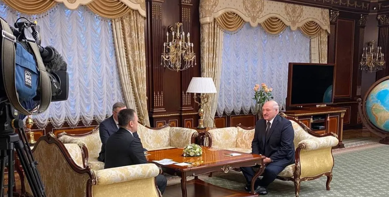 Аляксандр Лукашэнка сустракаецца з генеральным пракурорам Расіі Ігарам Красновым / @pul_1​