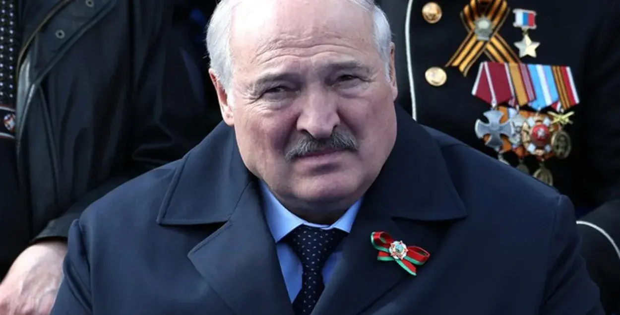 Больной Лукашенко на параде в Москве / kremlin.ru
