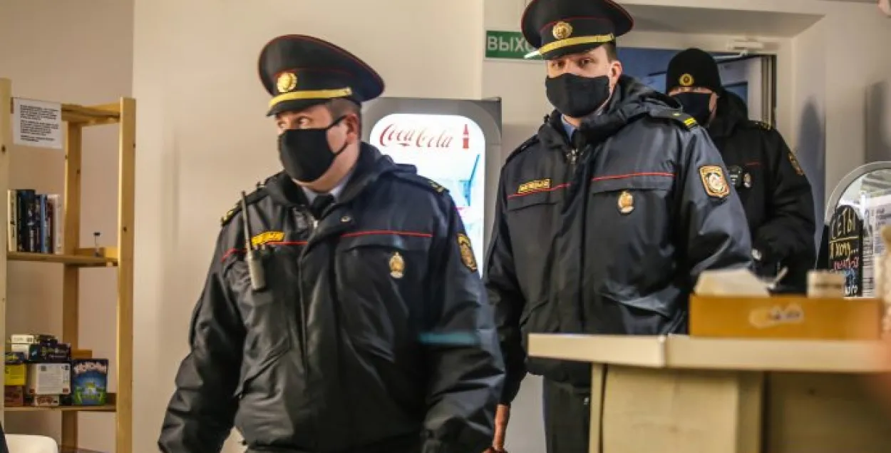 Представители оргкомитета партии "Вместе" не смогли провести встречу в Молодечно / rh.by