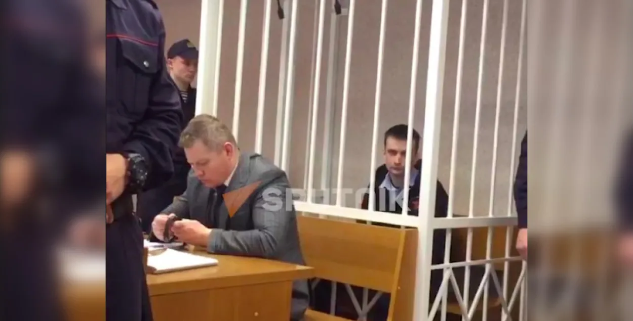 Генадзь Мажэйка на судзе / кадр з відэа
