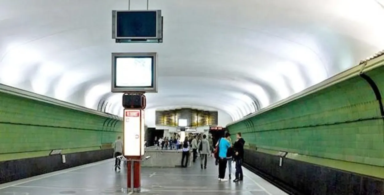 Прычынай трывогі на станцыі метро "Купалаўская" стала сумка з асабістымі рэчамі