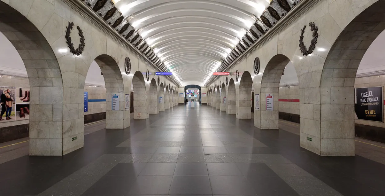 Санкт-Петербург. Станция метро "Технологический институт". Фото: metrowalks.com