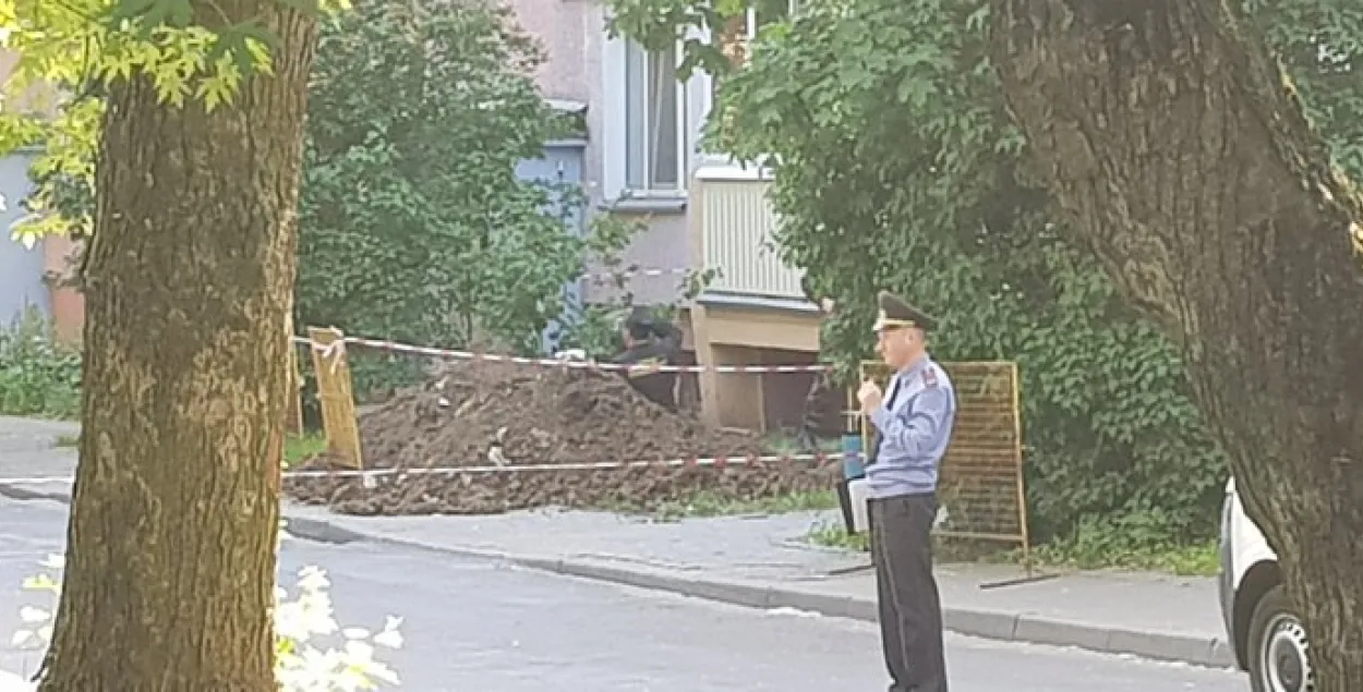 Пад вокнамі шматпавярховіка ў Мінску знайшлі міну часоў вайны