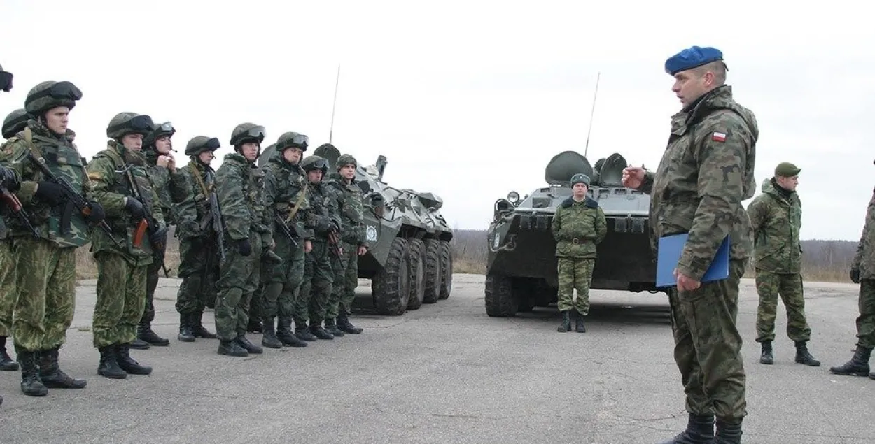 Беларускія міратворцы. Фота: "Белорусская военная газета".