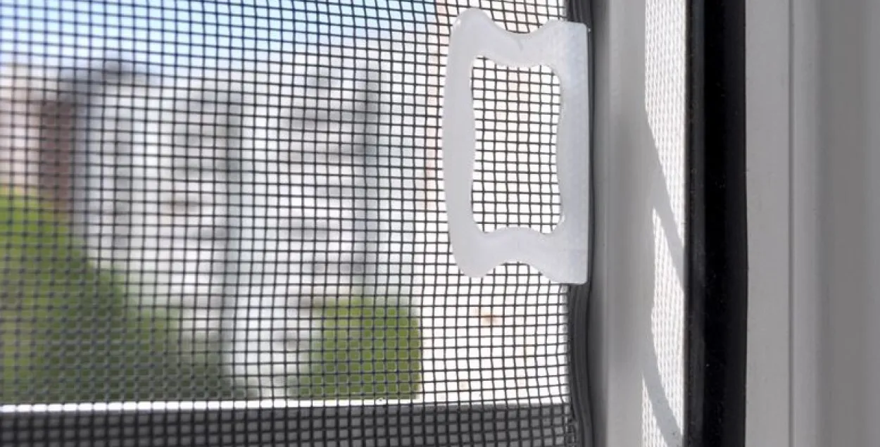 В Белоозерске из окна третьего этажа выпала четырехлетняя девочка