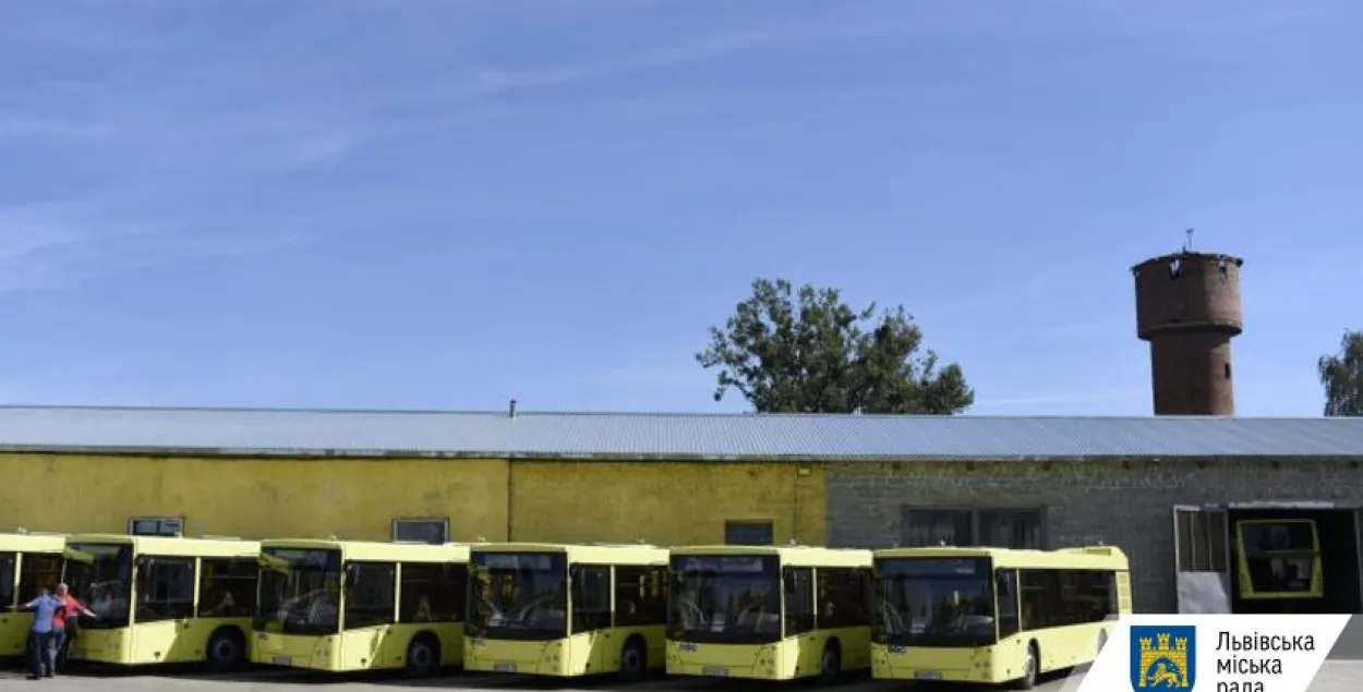 Дачакаюцца ўкраінцы беларускага транспарту ці не? / city-adm.lviv.ua
