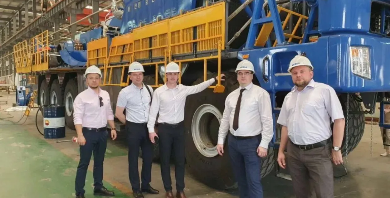 Белорусские нефтяники в Китае / neft.by
