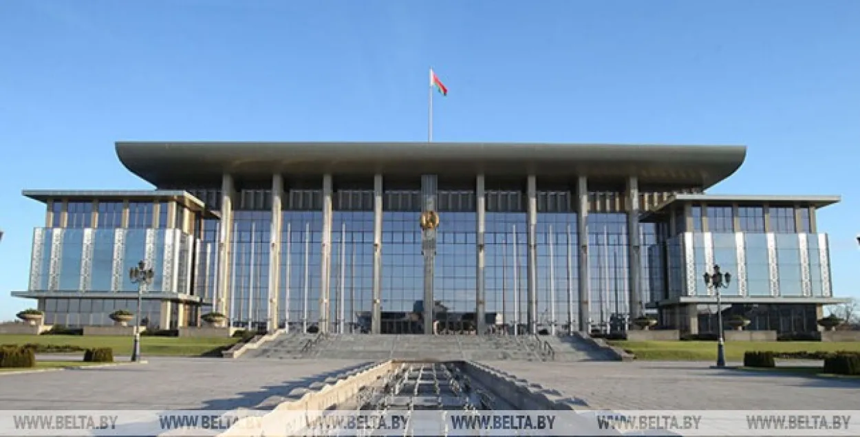 Лукашэнка: Беларусь ні за якія грошы не стане рваць адносіны з братняй Расіяй