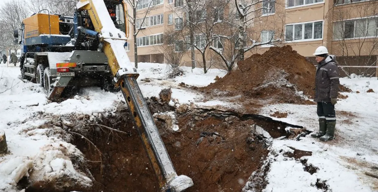 Аварыя вадаправода ў Мінску / БЕЛТА
