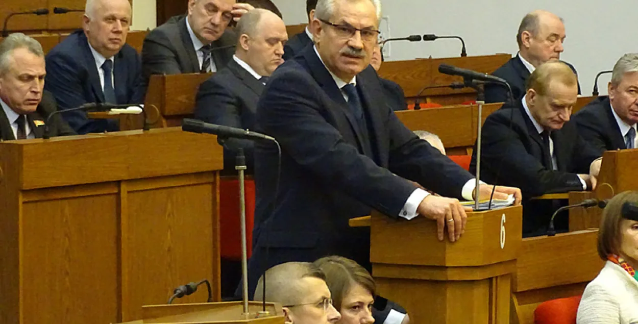 Выступает Владимир Потупчик. Фото Змитера Лукашука​