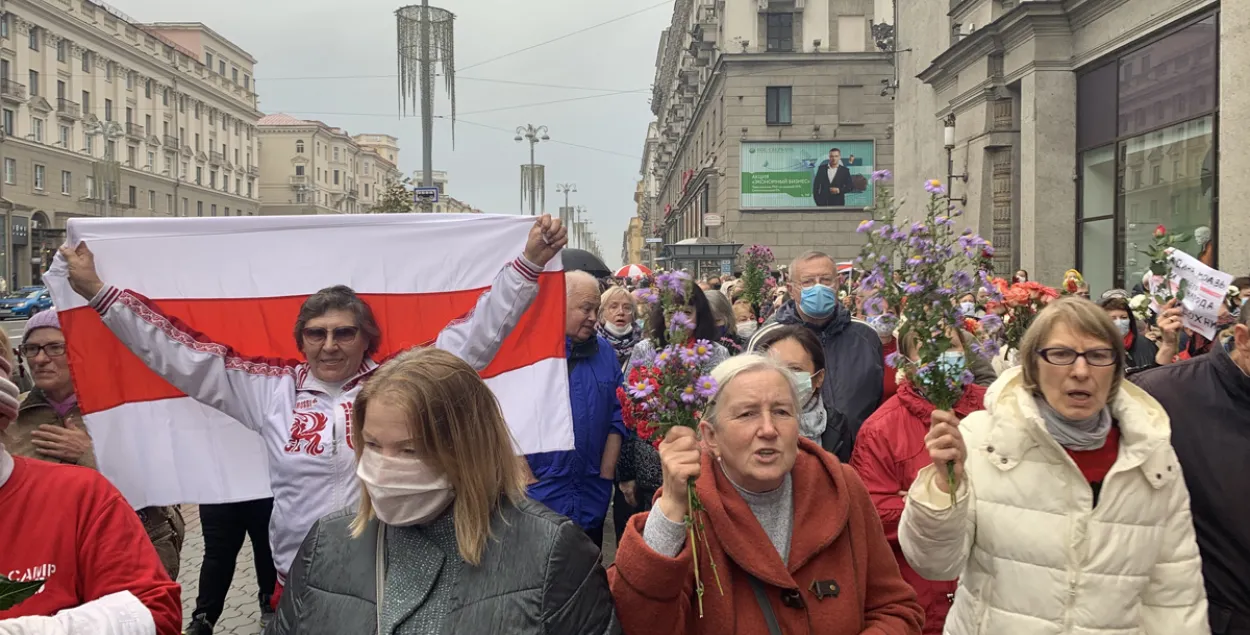 Пенсіянеры ў Мінску прагналі журналістаў БТ (відэа)