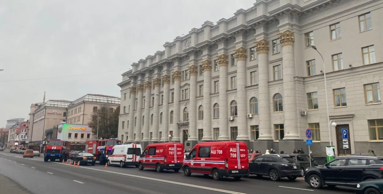 З-за пажару з Міністэрства сельскай гаспадаркі эвакуявалі 150 чалавек