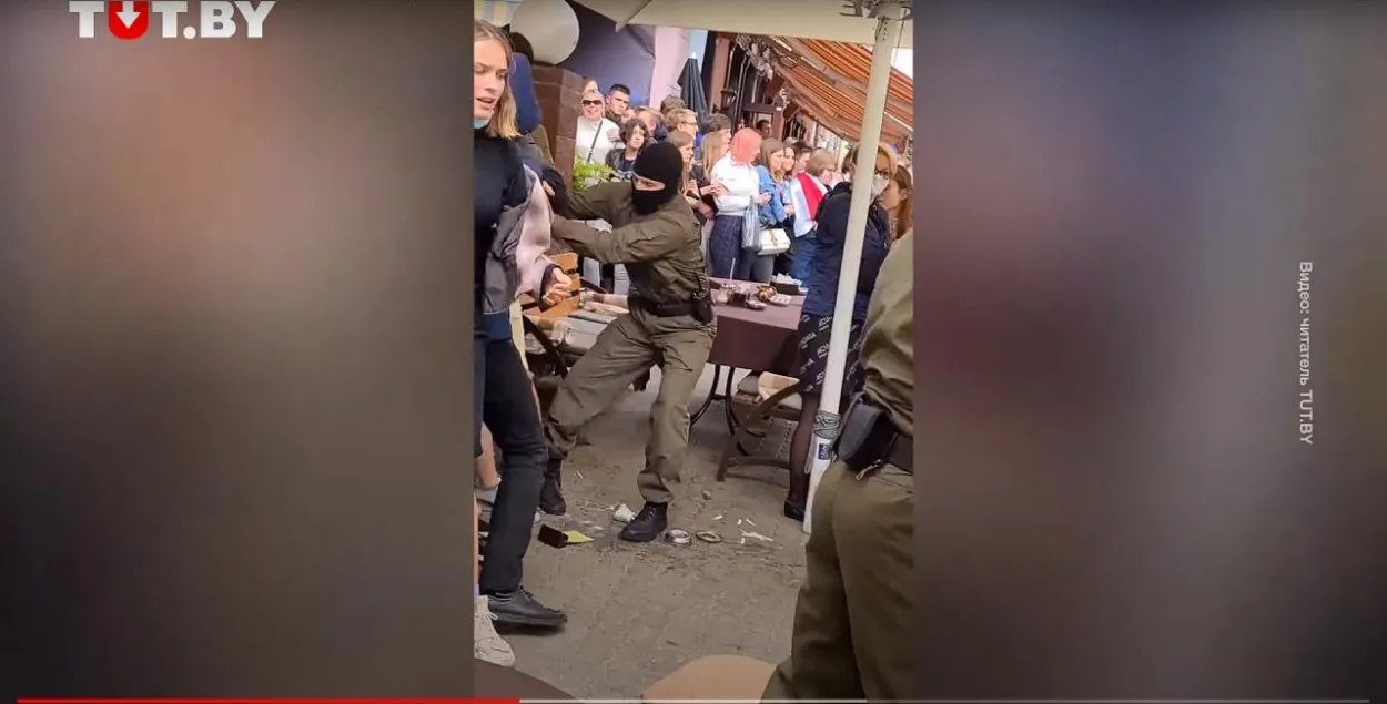 На Карла Маркса в Минске жёстко задерживали протестующих студентов 