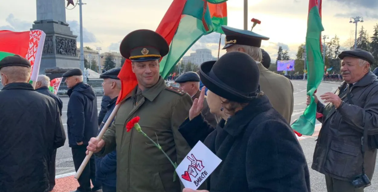 На “лутинг” за отгул. Как бюджетников зазывают на провластный митинг