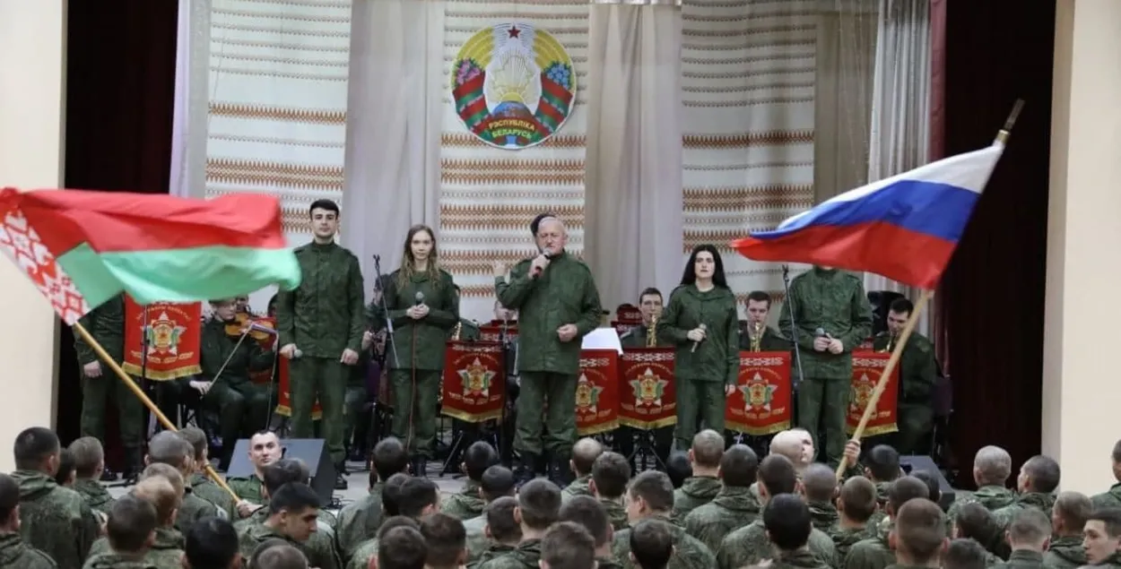 Выступление оркестра Вооружённых сил Беларуси перед белорусскими и российскими военными во время учений "Союзная решимость" / Министерство обороны Беларуси