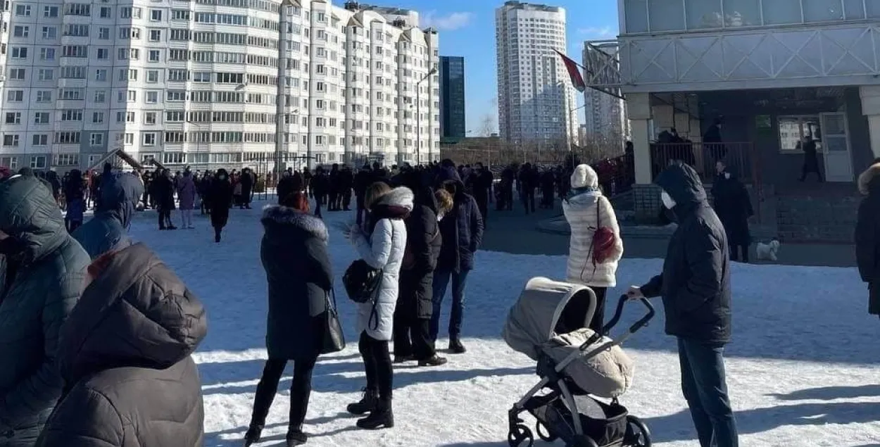 Беларусы выйшлі на пратэст супраць вайны, Мінск, 27 лютага 2022 года / Фота праваабаронцаў
