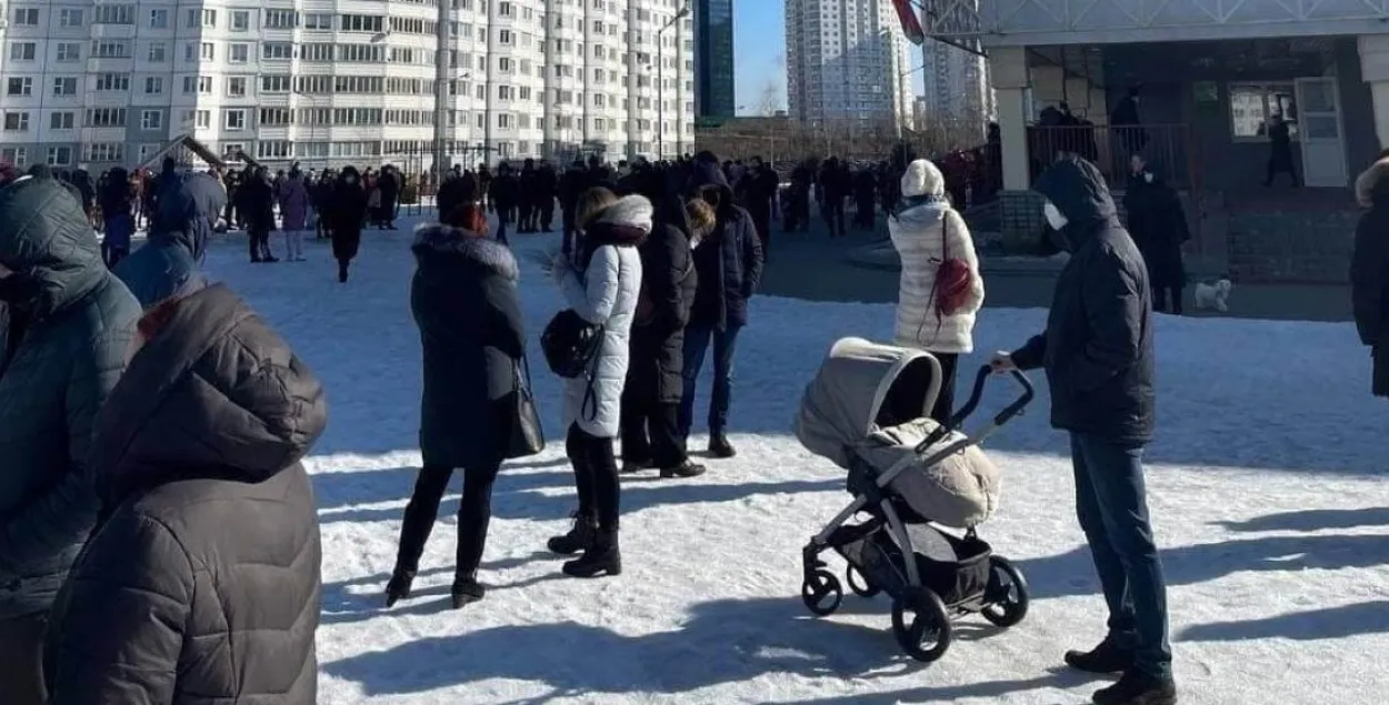 “Мы за вас!” Знакамітыя беларусы — пра калектыўную адказнасць перад Украінай