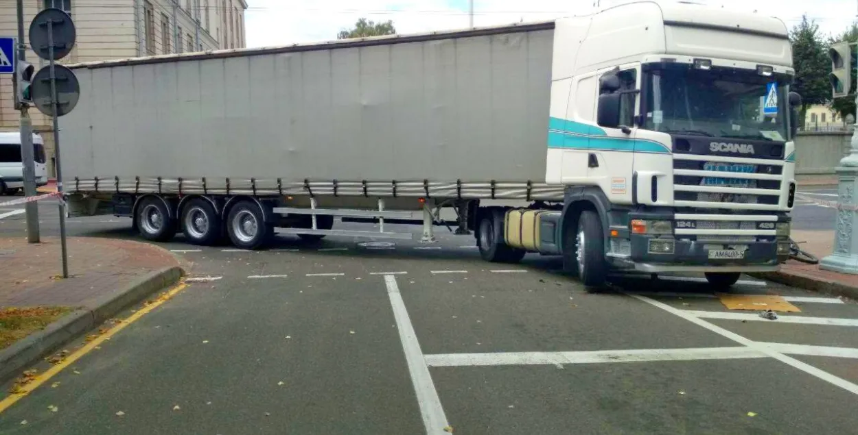 В центре Минска фура сбила велосипедиста