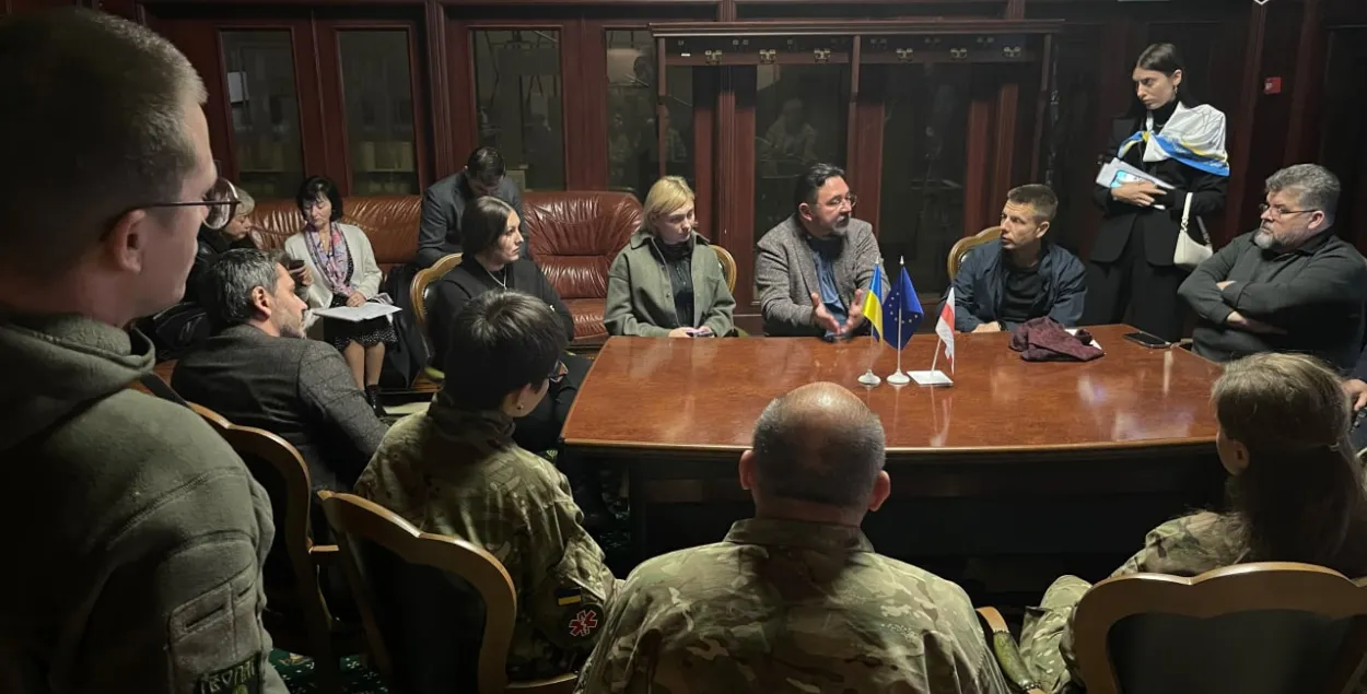 Сустрэчу байцоў з украінскімі дэпутатамі не варта ўспрымаць сур'ёзна / тг-канал ПКК
