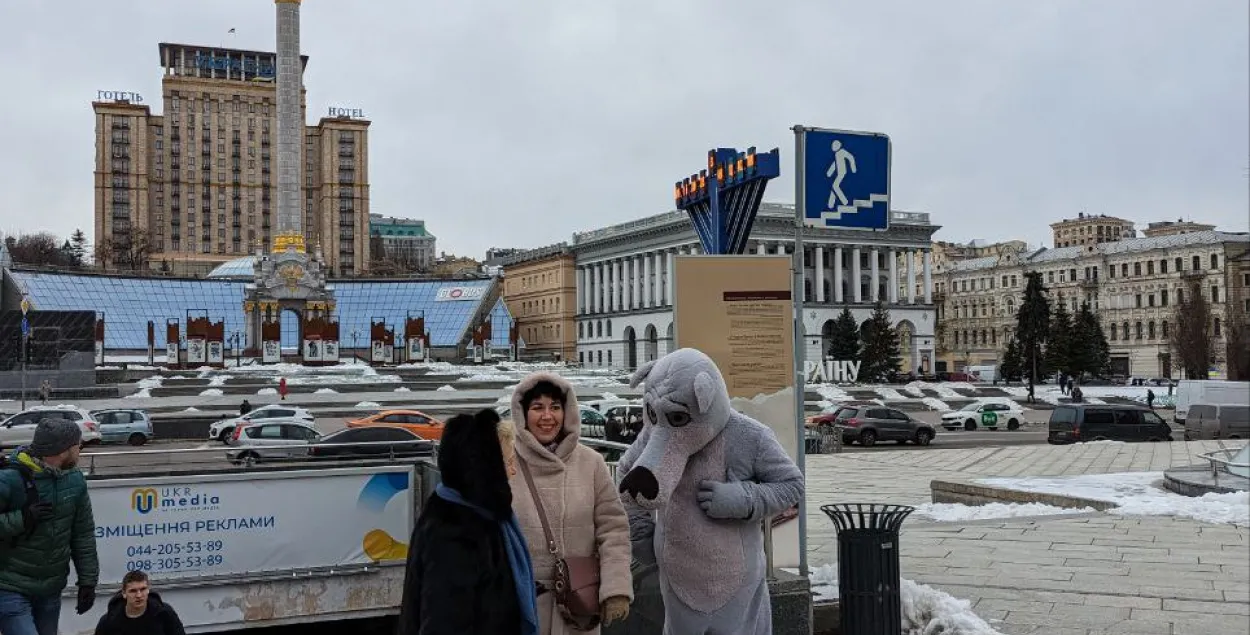 І ў мірны, і ў ваенны час гэты воўк сустракае кіяўлян на Майдане Незалежнасці
