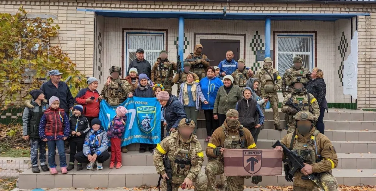 Беларускія добраахвотнікі ва украінскай вёсцы Львове / фота батальёна Тэрор
