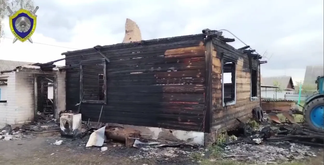 Пажар у вёсцы Чухава / кадр з відэа Следчага камітэта
