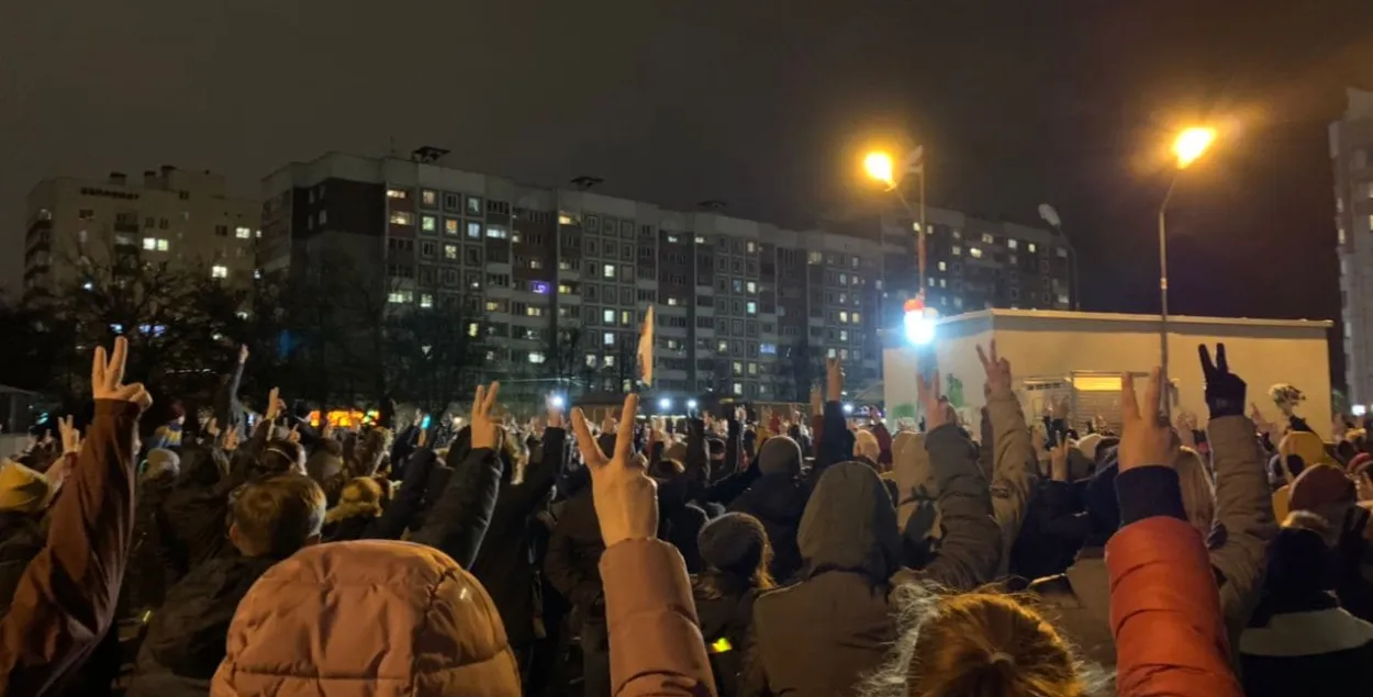 На "Площади перемен" чтят память Романа Бондаренко / Еврорадио